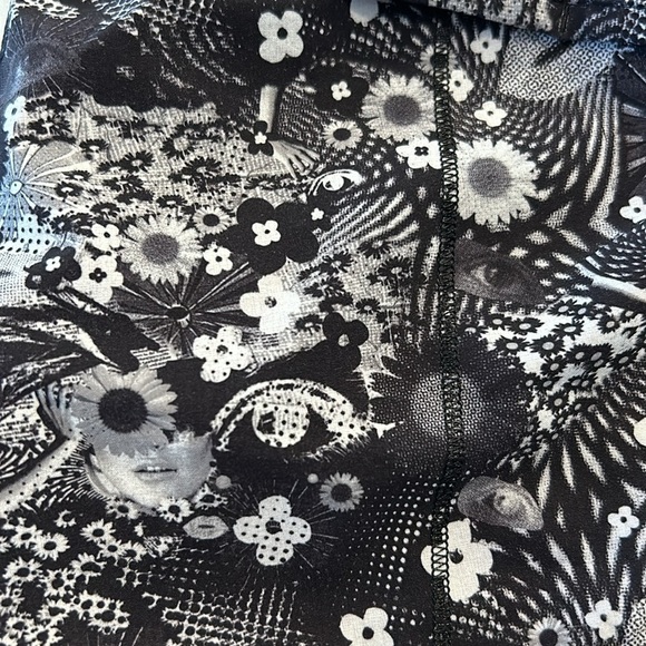 Lululemon Seawheeze 2017 Counter Culture Speed Shorts Floral White 4 - Picture 7 of 8